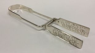 A pair of good Georgian silver fiddle pattern aspa