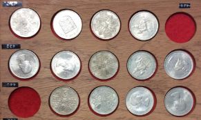 A collection of nickel commemorative coins. Est. £