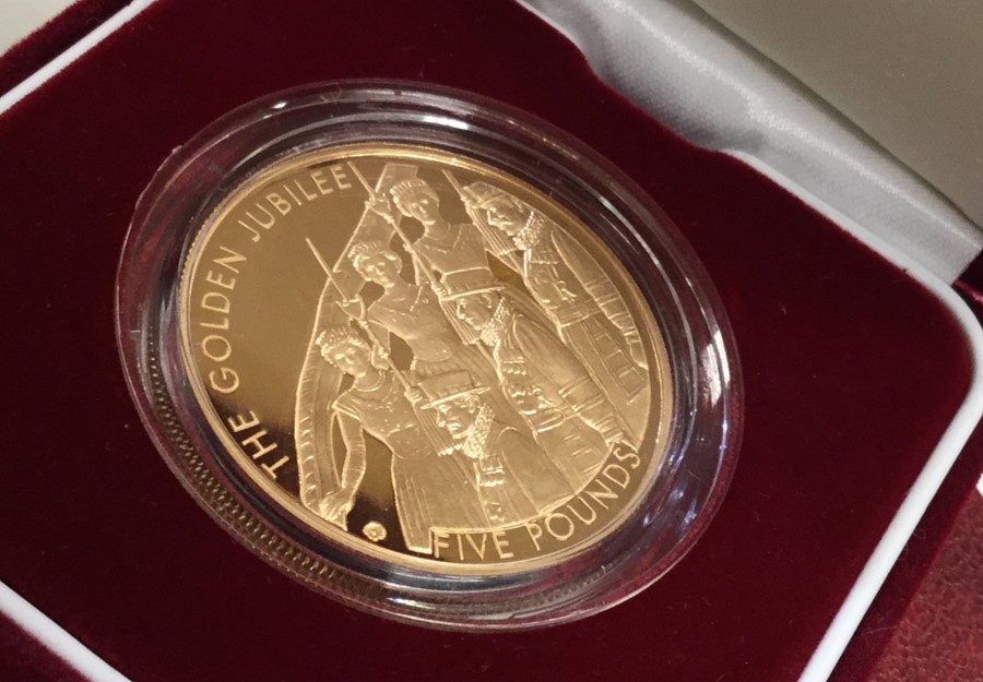 A Queen Elizabeth II Jersey proof £5 gold coin. Es - Image 2 of 2