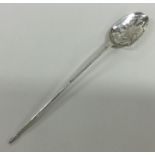 An early 18th Century rat tail silver mote spoon w
