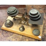 An old set of postal scales and weights. Est. £20