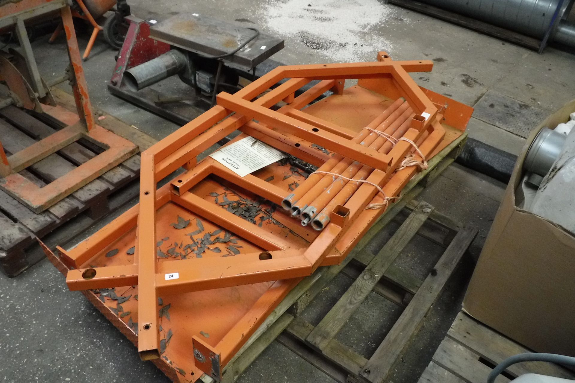 (272) Mezzanine pallet gate