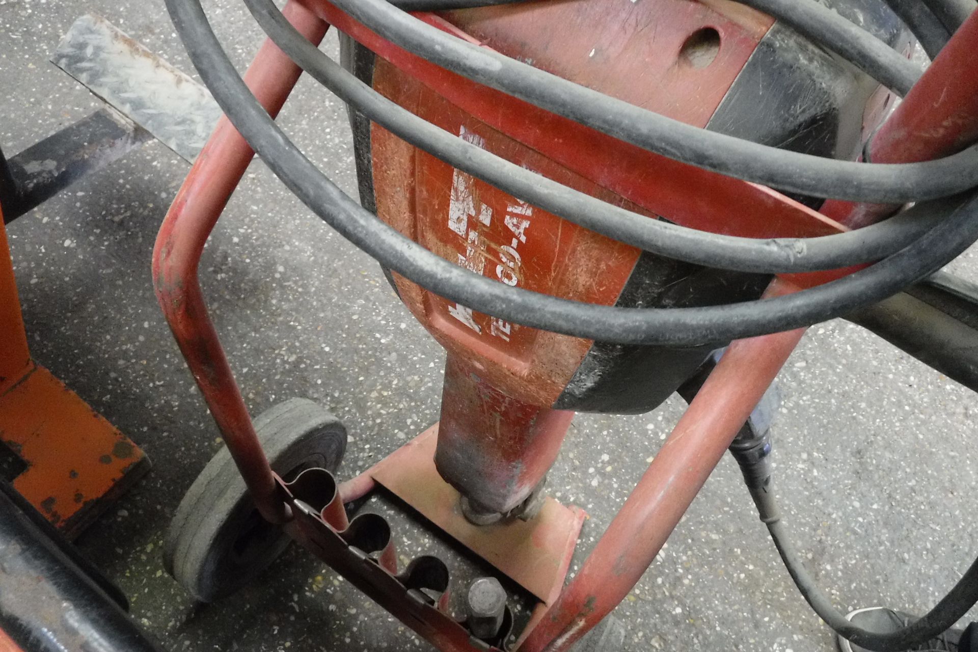 Hilti TE3000-AVR 110v breaker with trolley - Image 3 of 3