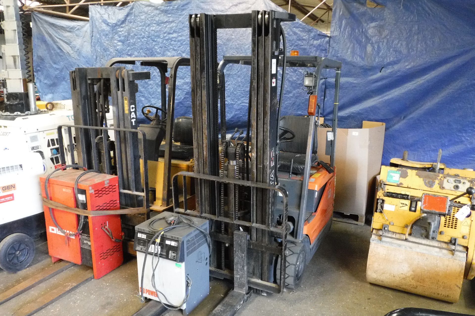 Toyota SFBE13 electric counter balance fork lift truck with charger, 900kg capacity, year 1996