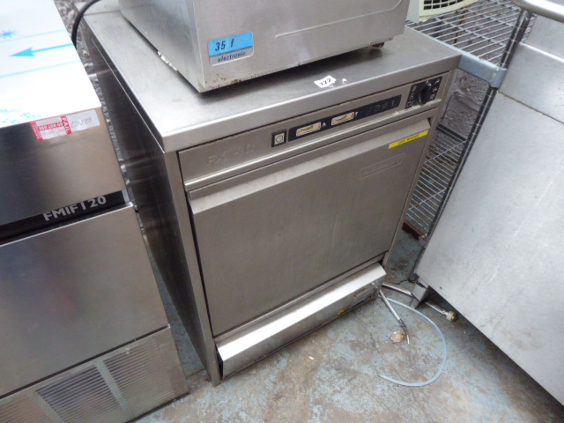 (475) 60cm Hobart FX40 under counter drop front dish washer