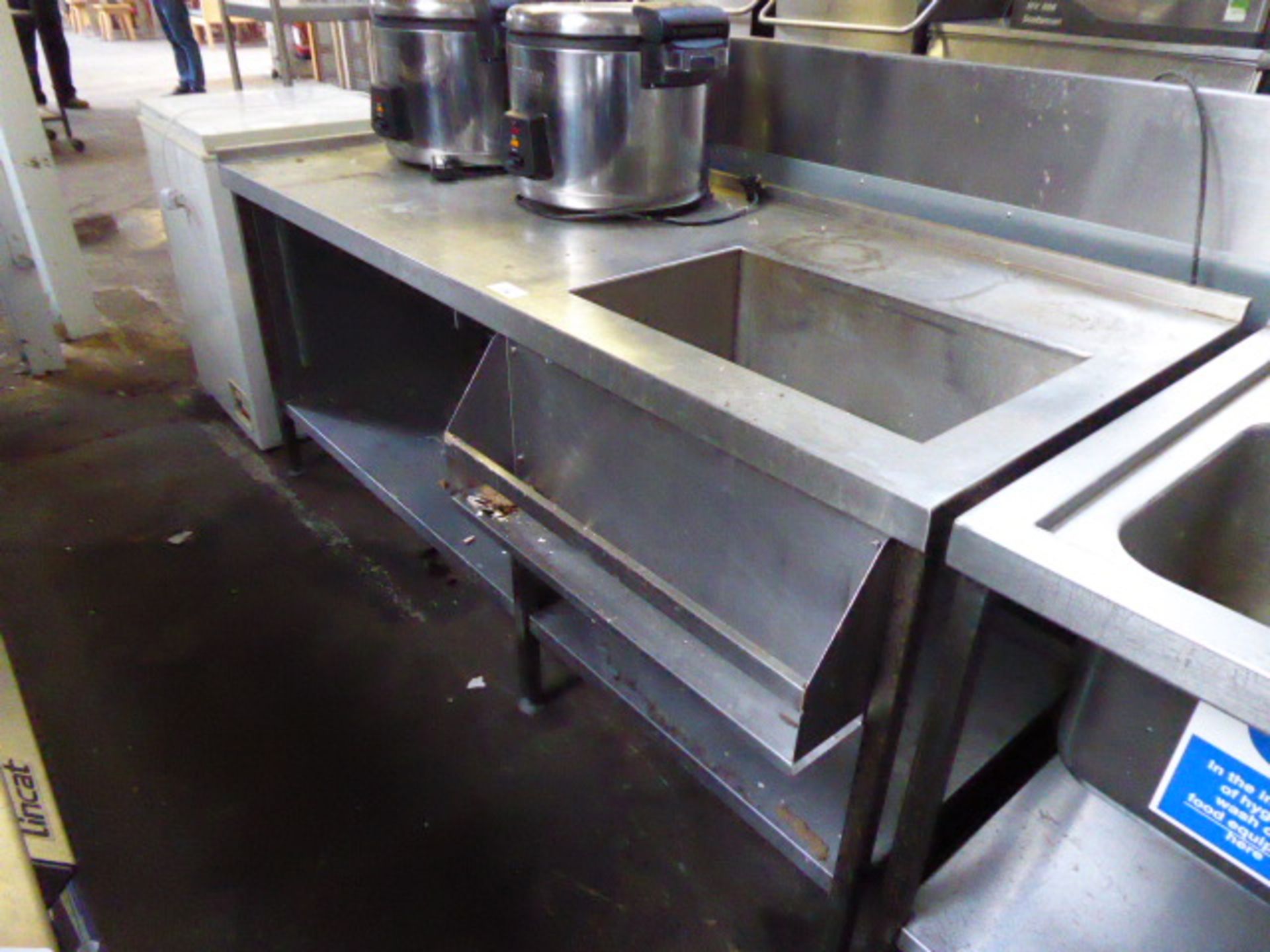 185cm stainless steel back bar area with single bowl sink no taps, preparation area and shelf under