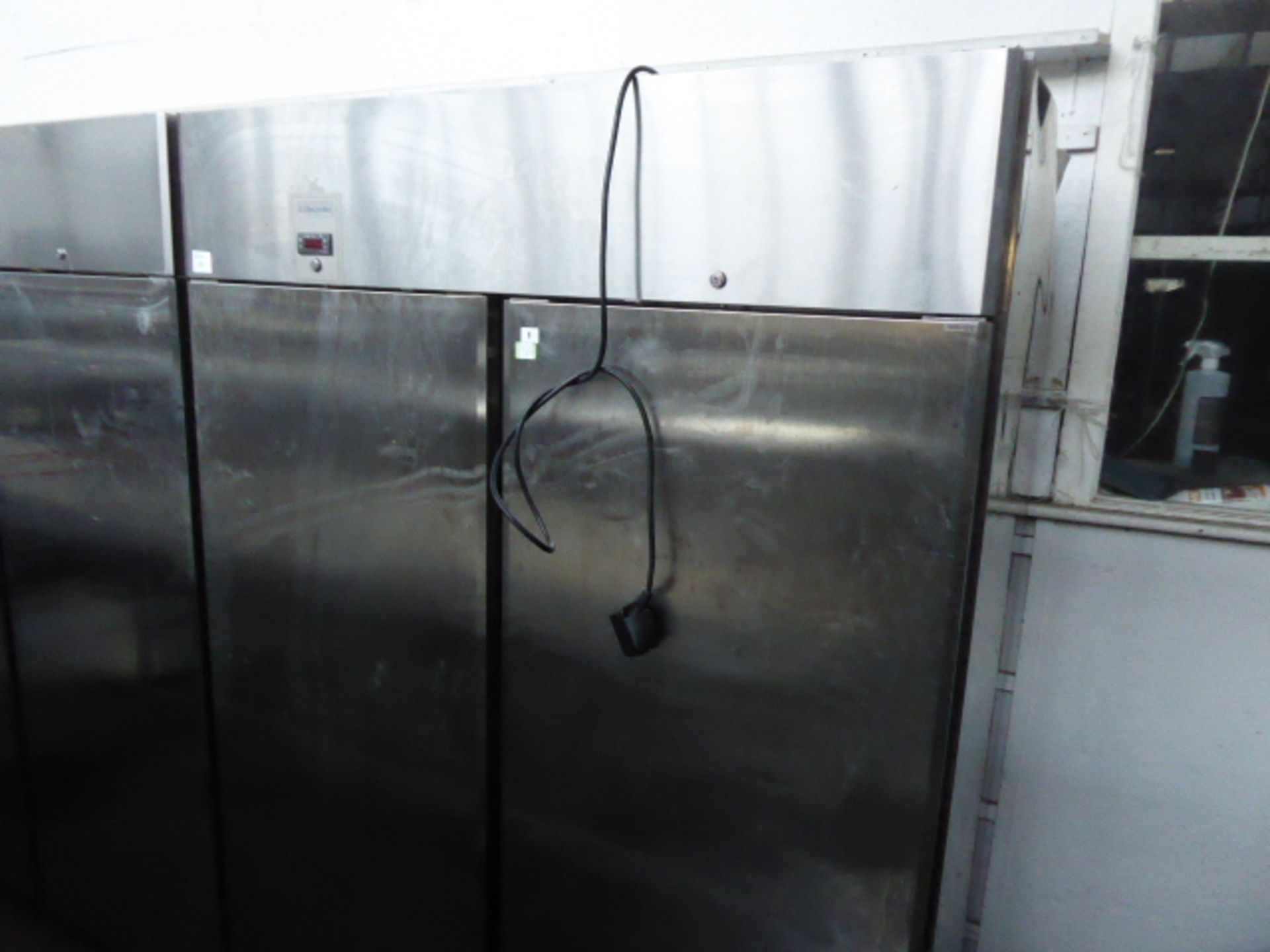 145cm Electrolux Model RE4142FFG double door freezer - 5