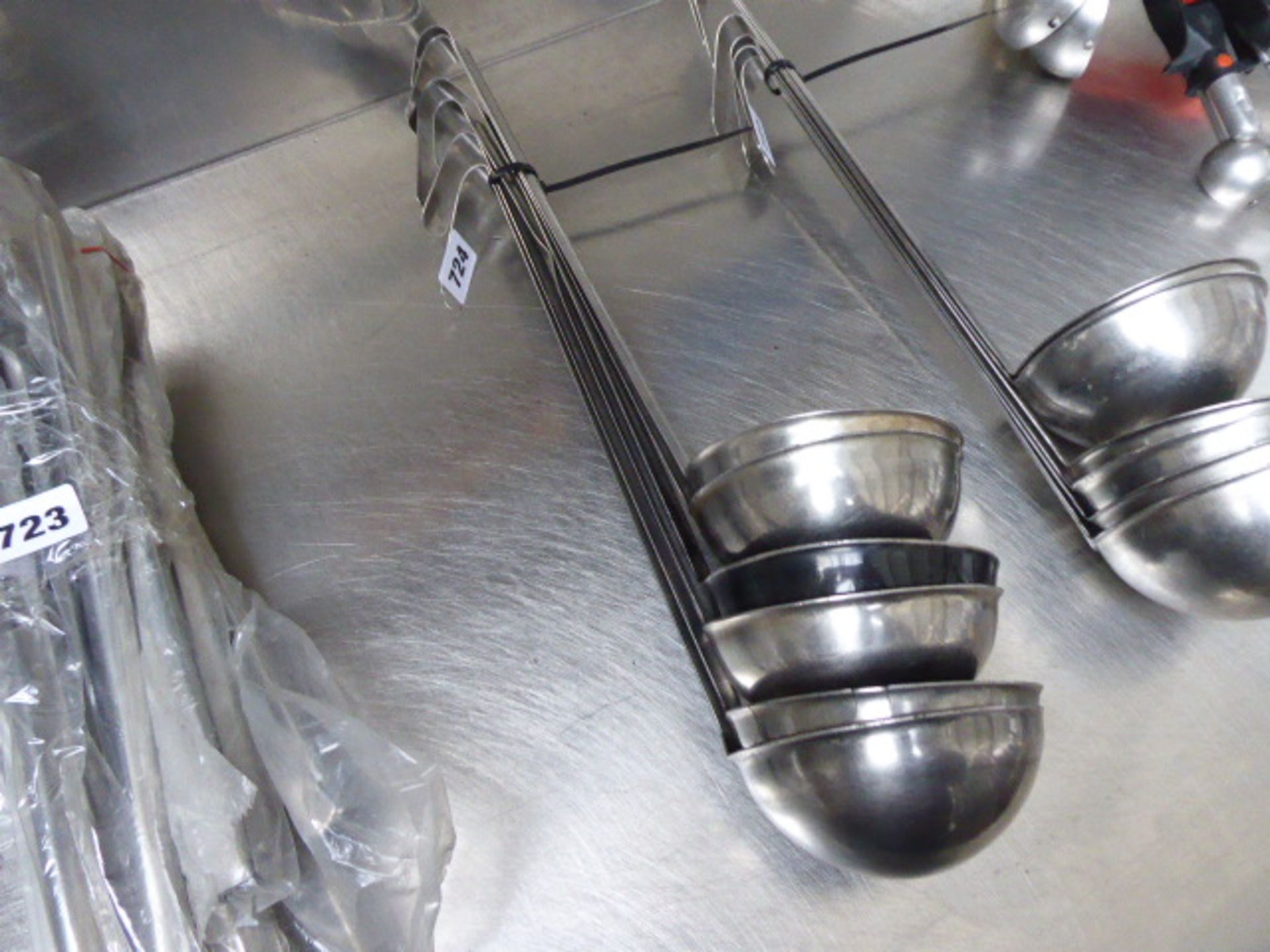 6 stainless steel ladles