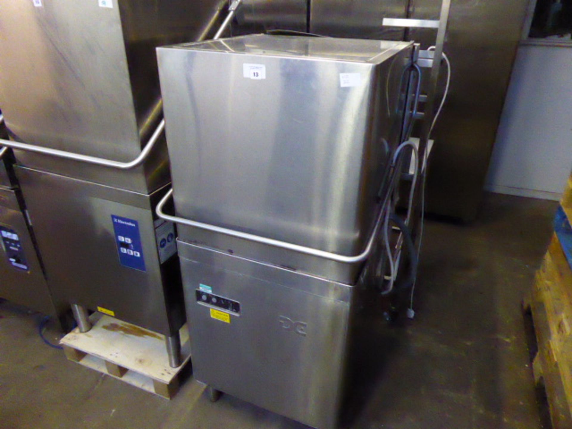 65cm DC Model SD900 lift top pass through dishwasher