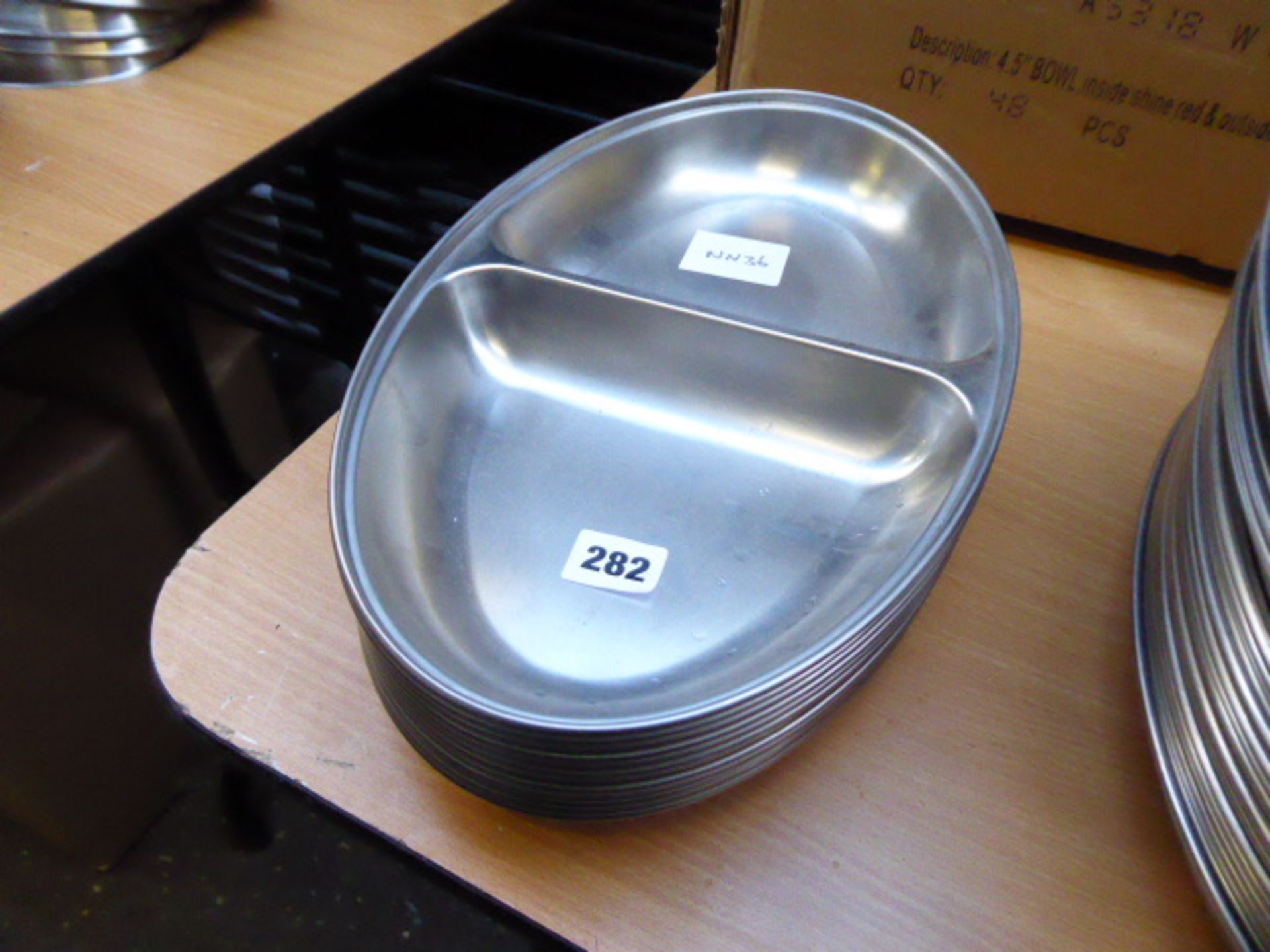 12 35cm stainless steel divided dishes