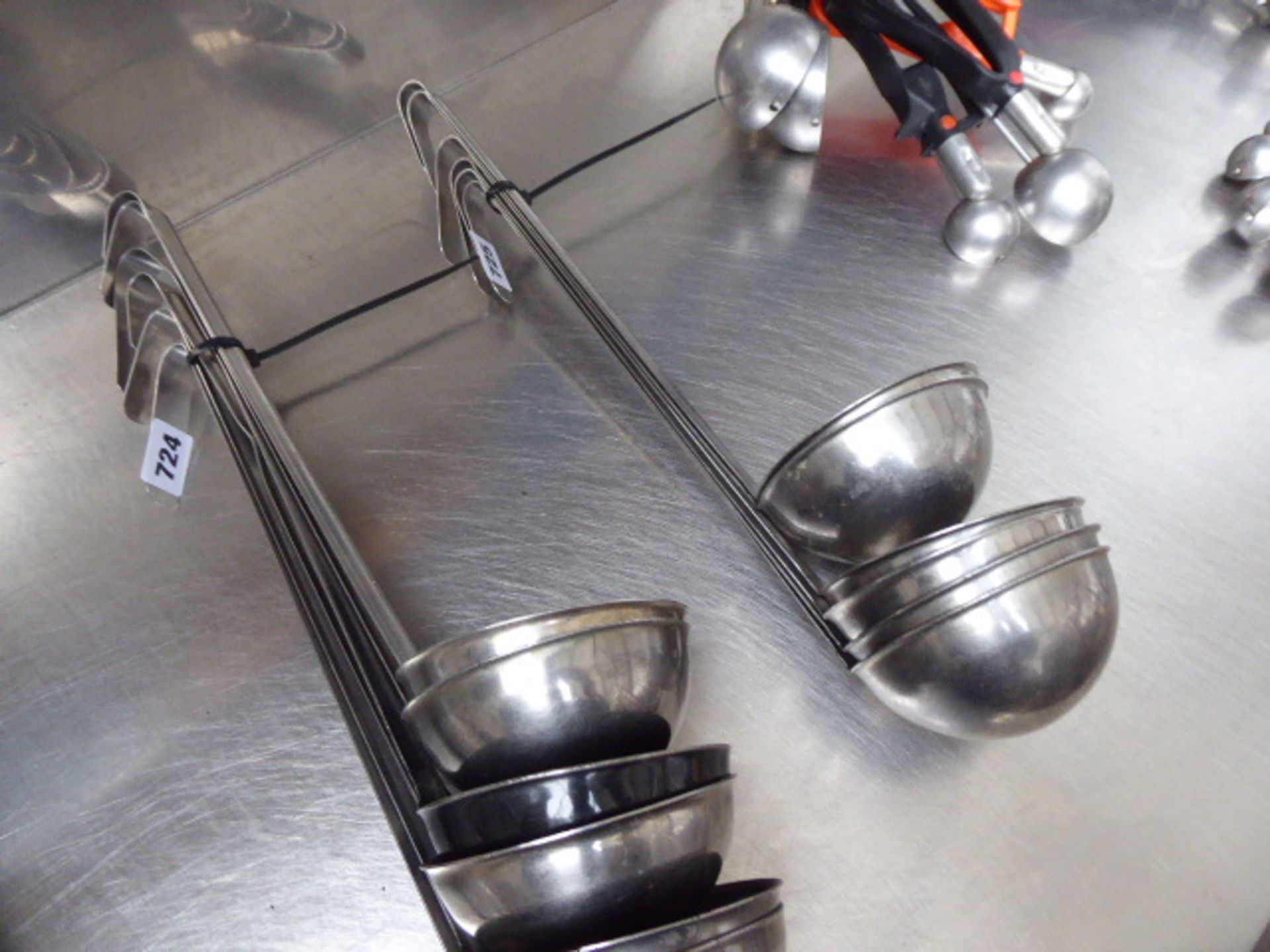 6 stainless steel ladles