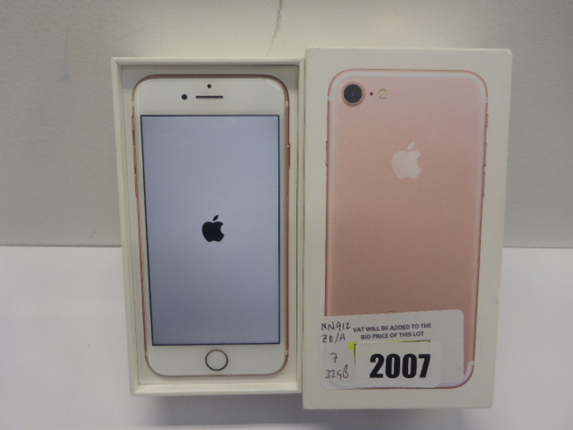 Apple iPhone 7 32GB Pink with charger and box.