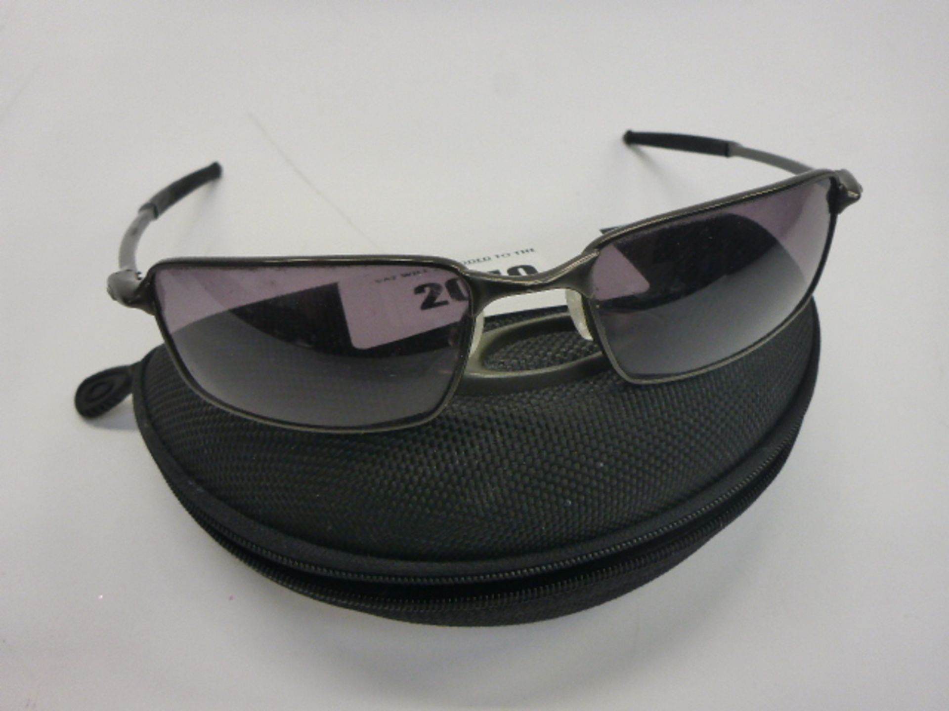 Oakley Square Wire sports sunglasses with case