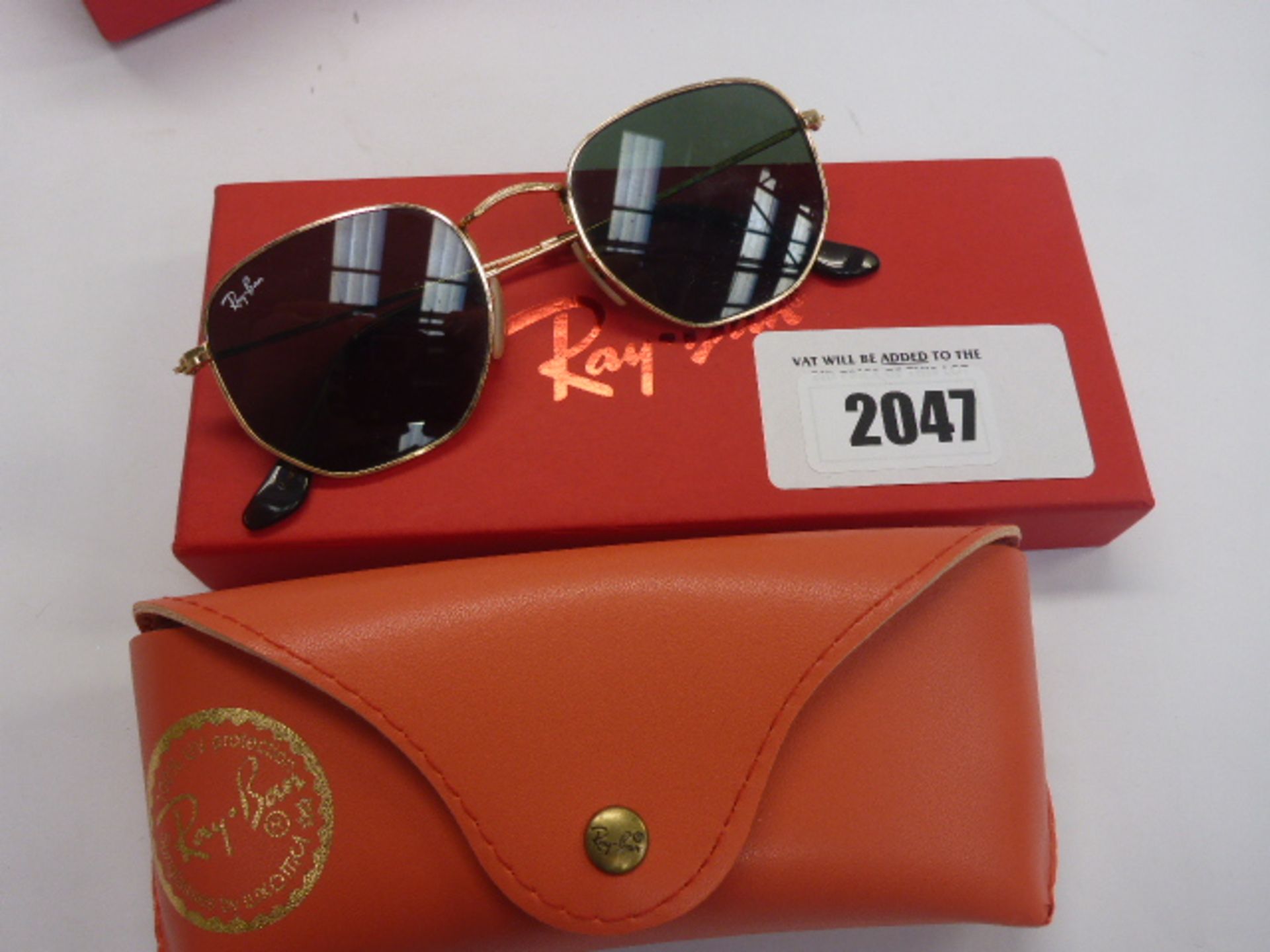 Ray-Ban RB3548 sunglasses in case and box