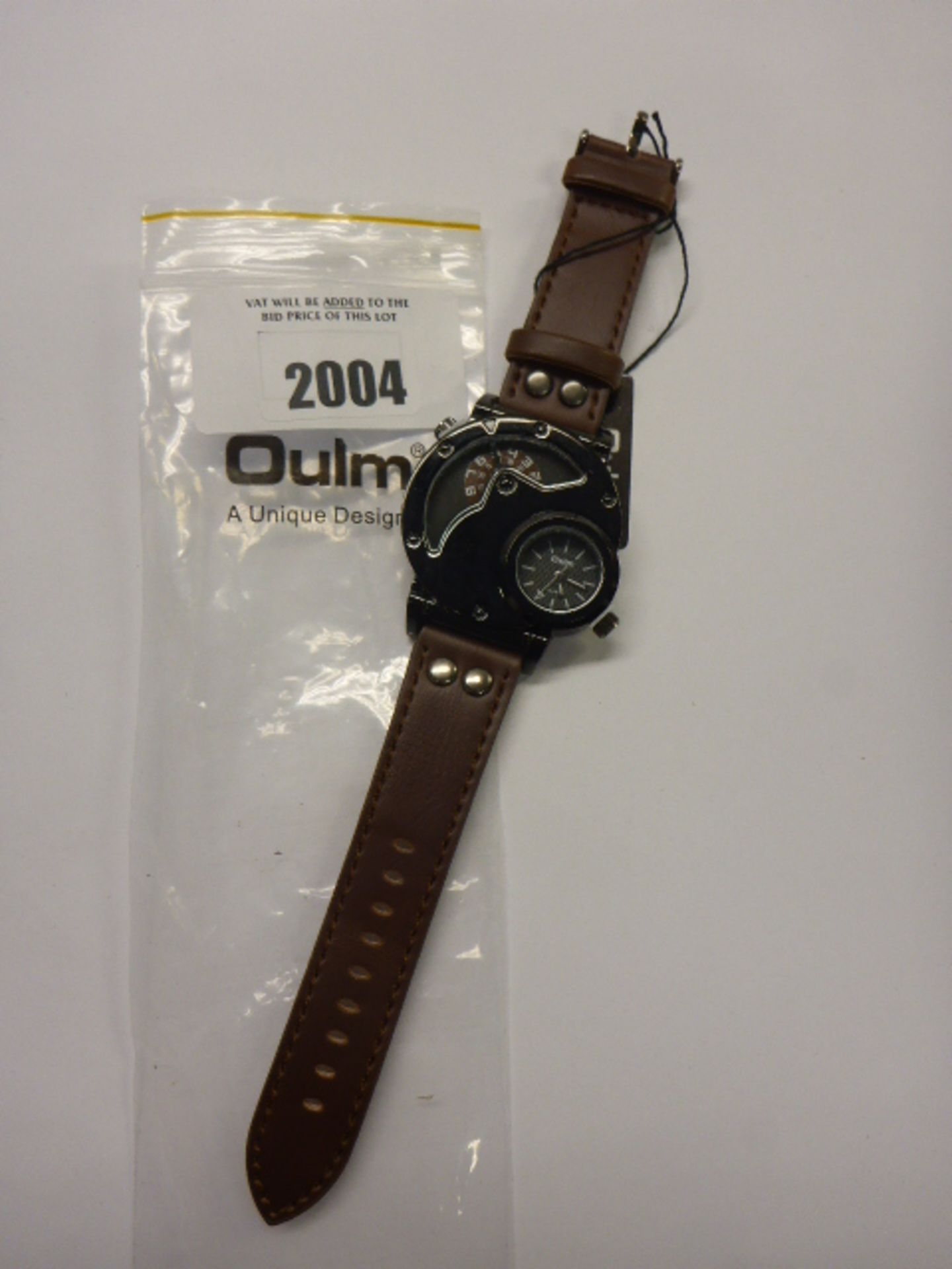 Oulm Design Gents oversized watch.