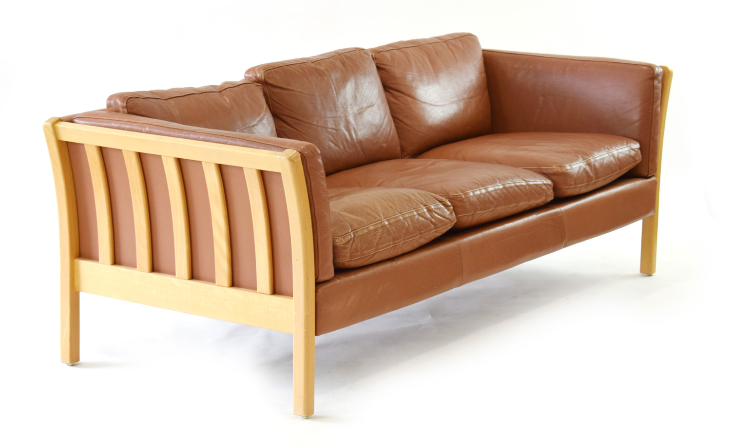 A Danish tan leather three seater sofa with an exposed beech frame, by Stouby, l. - Image 2 of 15