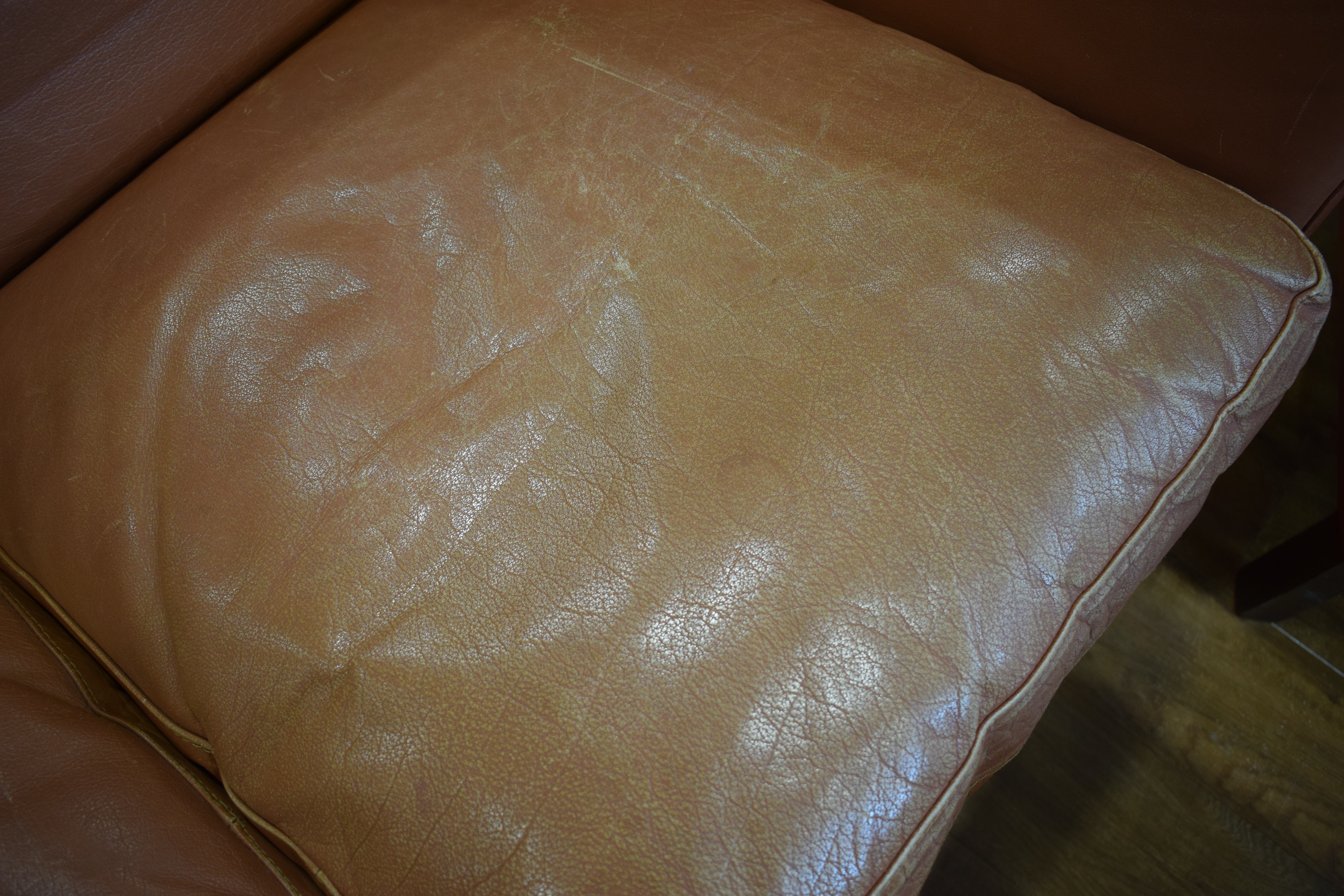 A Danish tan leather three seater sofa with an exposed beech frame, by Stouby, l. - Image 5 of 15