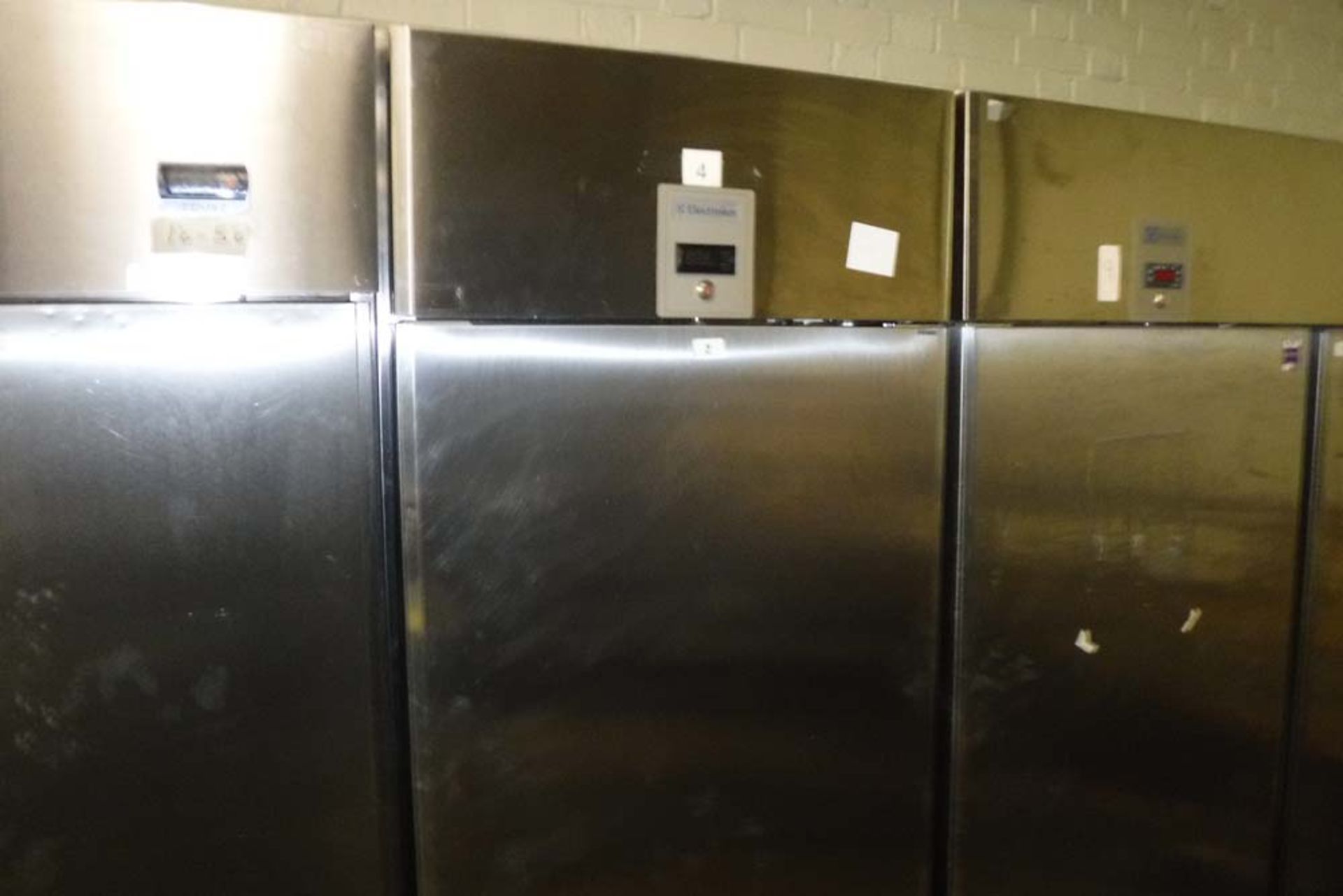 70cm Electrolux RE471FRG single door fridge (2)