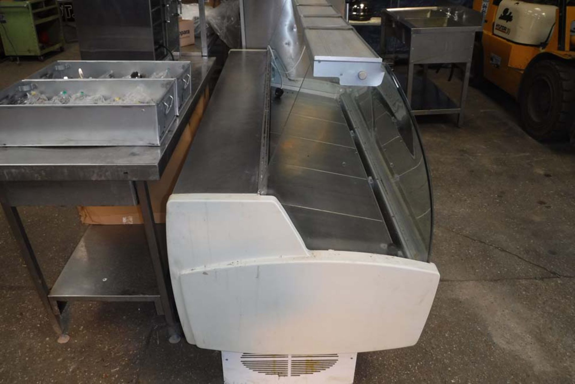 195cm refrigerated deli serve-over counter (94) - Image 2 of 2