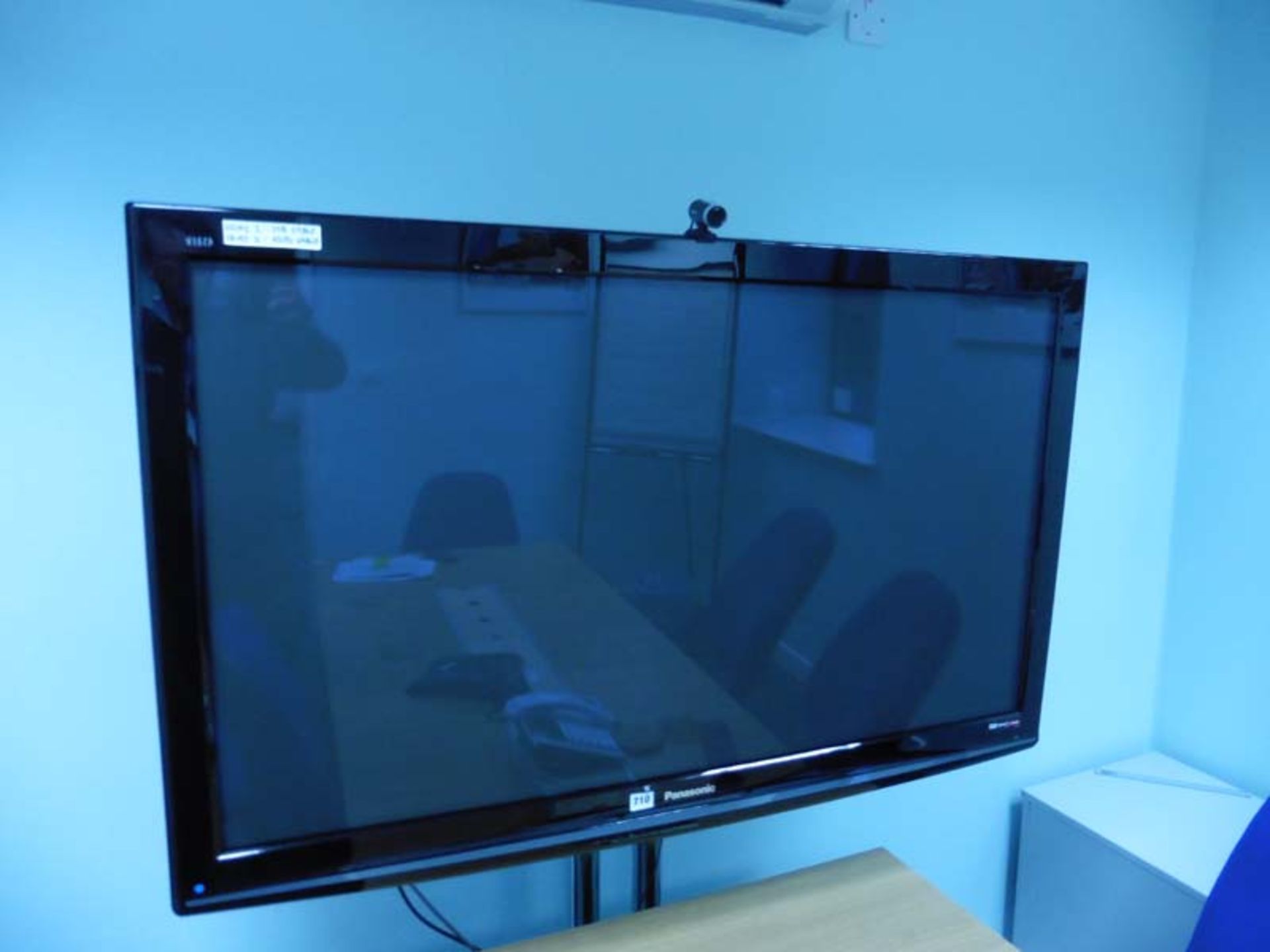 Polycom Soundstation 2 conferencing unit with Panasonic Vierra 50'' digital TV monitor model - Image 2 of 3