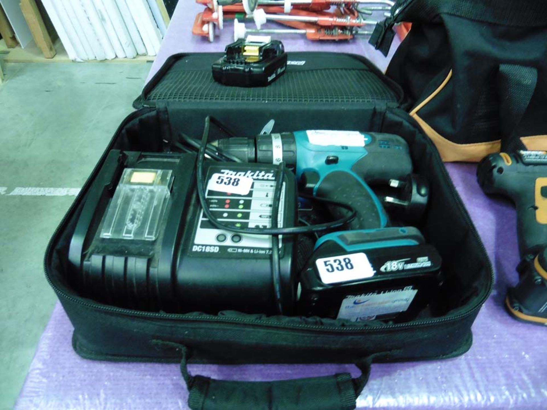 Makita lithium ion 18v battery drill with charger and case