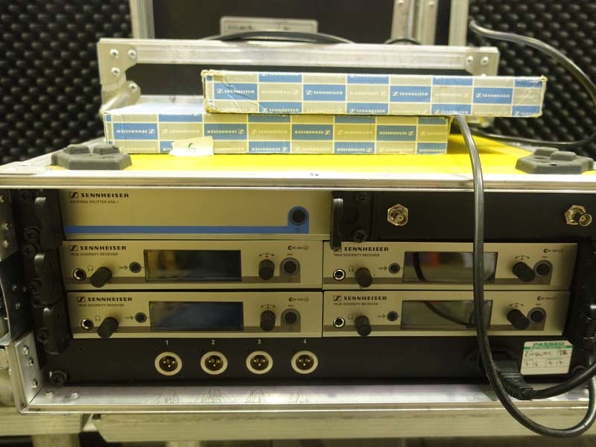 Sennheiser Quad radio mic system comprising 4 EW300G3 Diversity receivers, antenna splitter, and 4 - Image 2 of 3