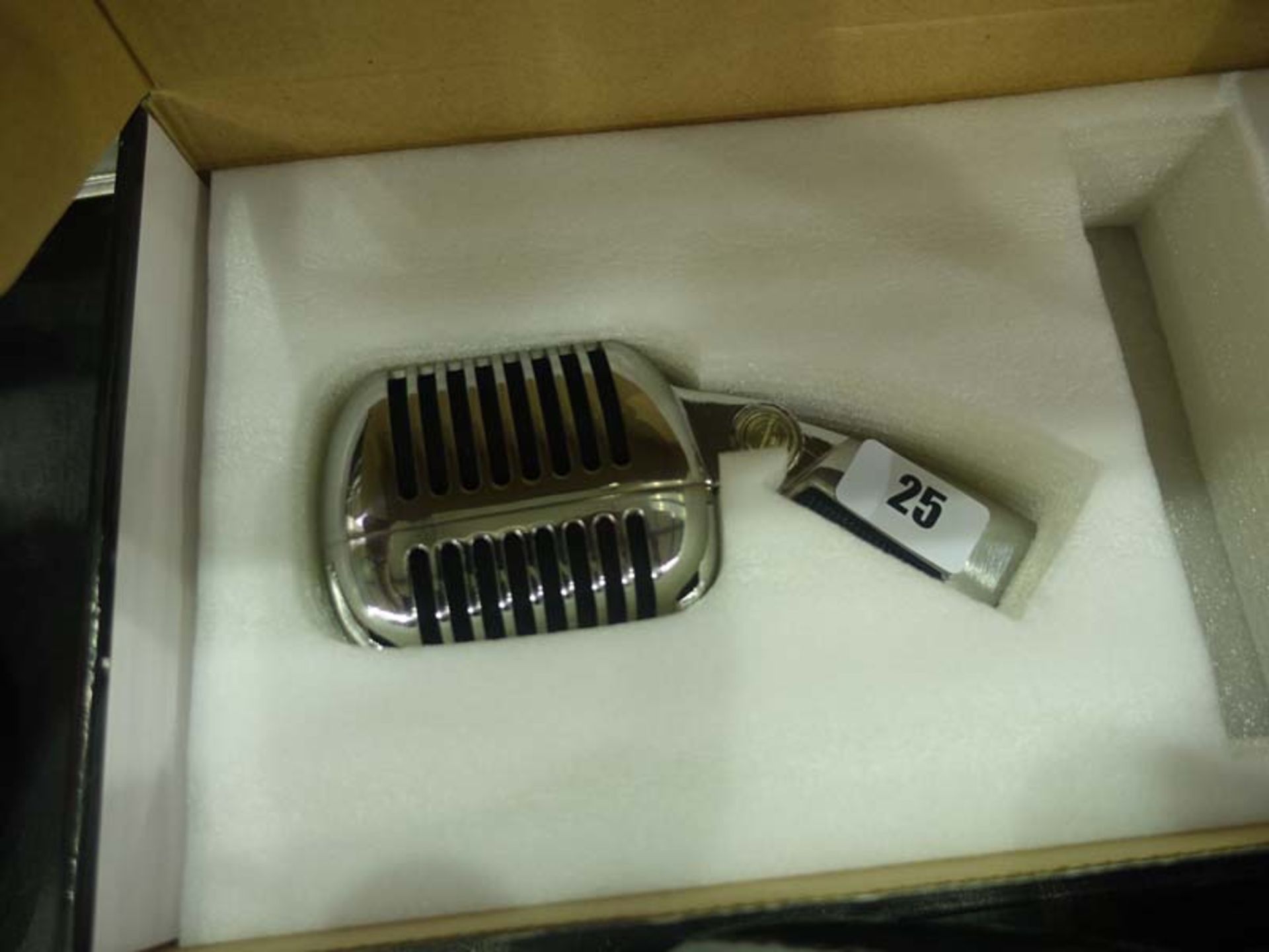Retro style professional moving coil microphone with box