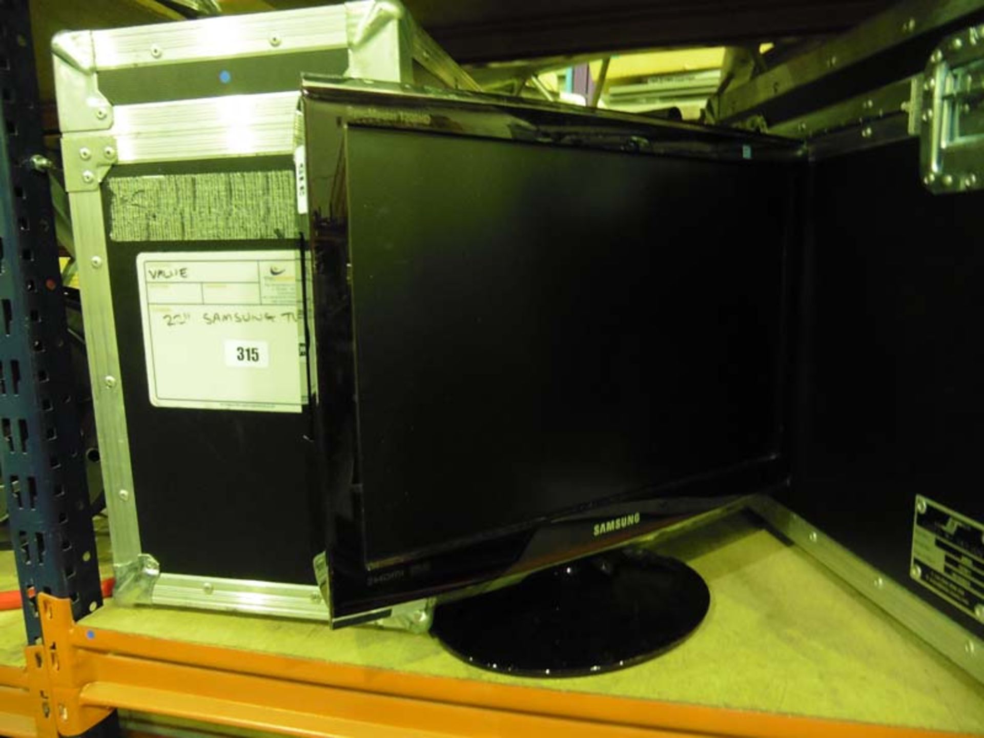 Samsung 22'' TV monitor model T2OHD with freight case - Image 2 of 2