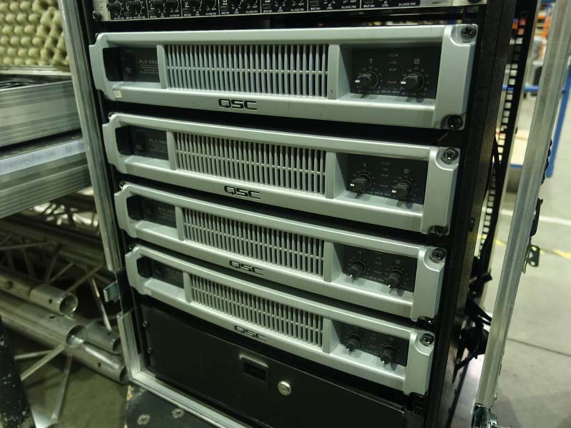 Sound system amp rack set in wheeled case comprising Phonic PPC 8000E power conditioner with light - Image 3 of 5