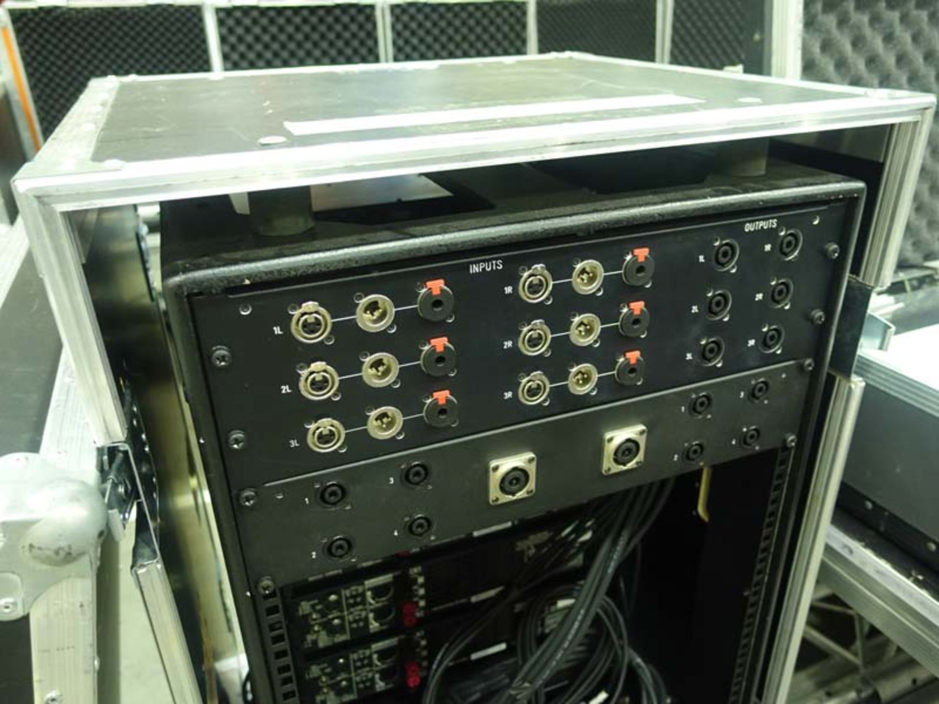 Sound system amp rack set in wheeled case comprising Phonic PPC 8000E power conditioner with light - Image 4 of 5