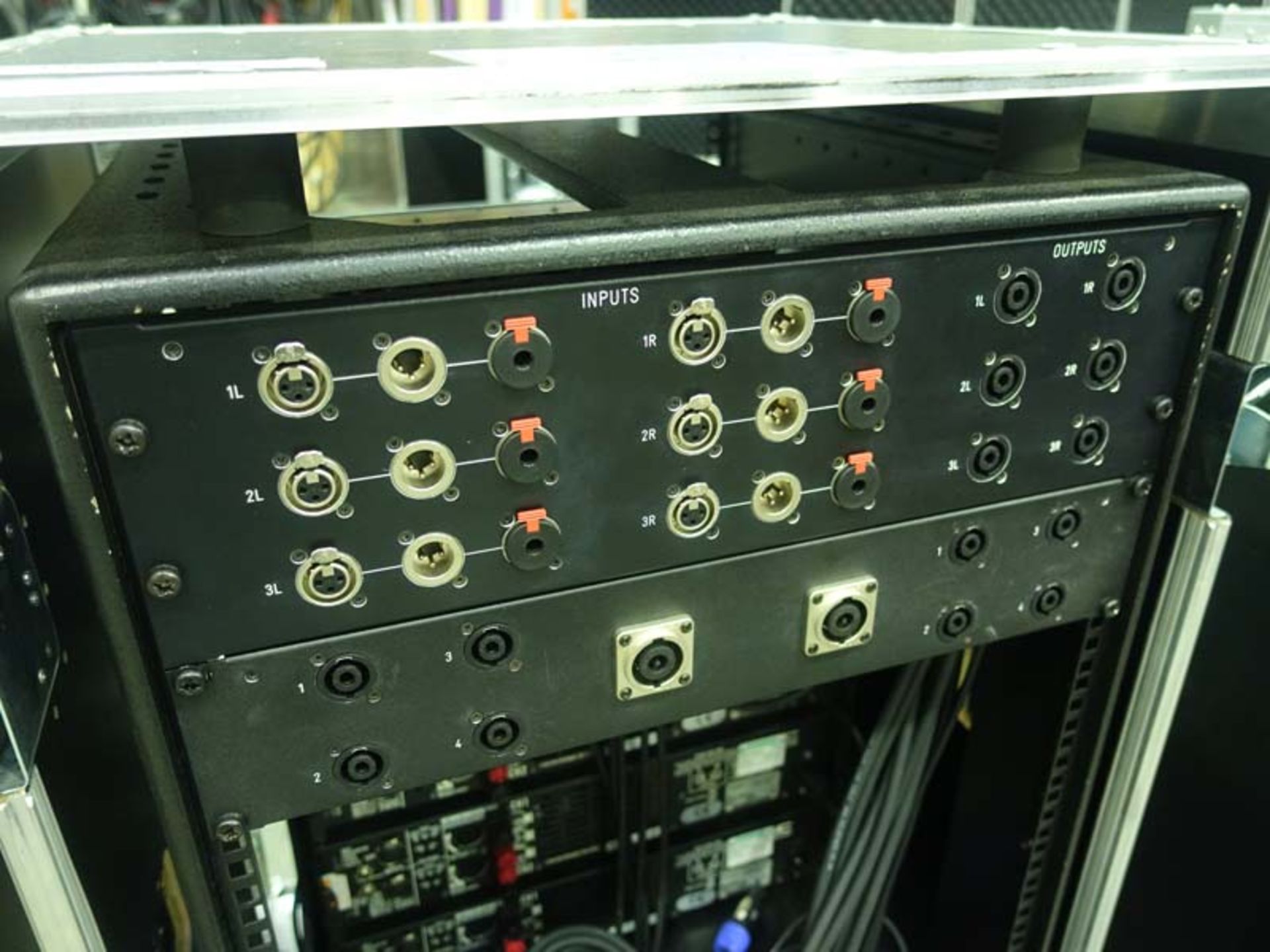 Sound system amp rack set in wheeled case comprising Phonic PPC 8000E power conditioner with light - Image 4 of 5