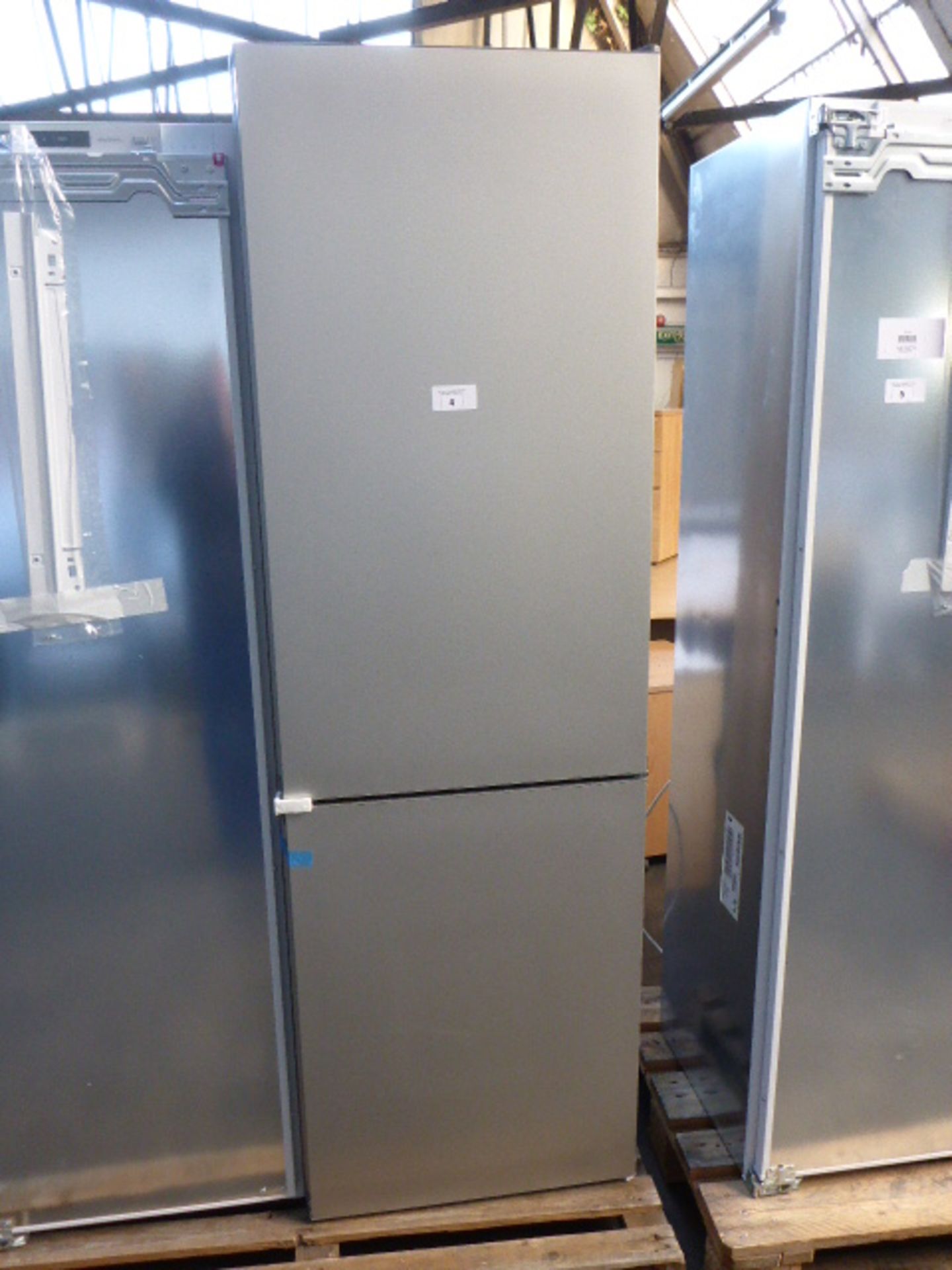 KGN36IJ3AGB Bosch Free-standing fridge-freezer