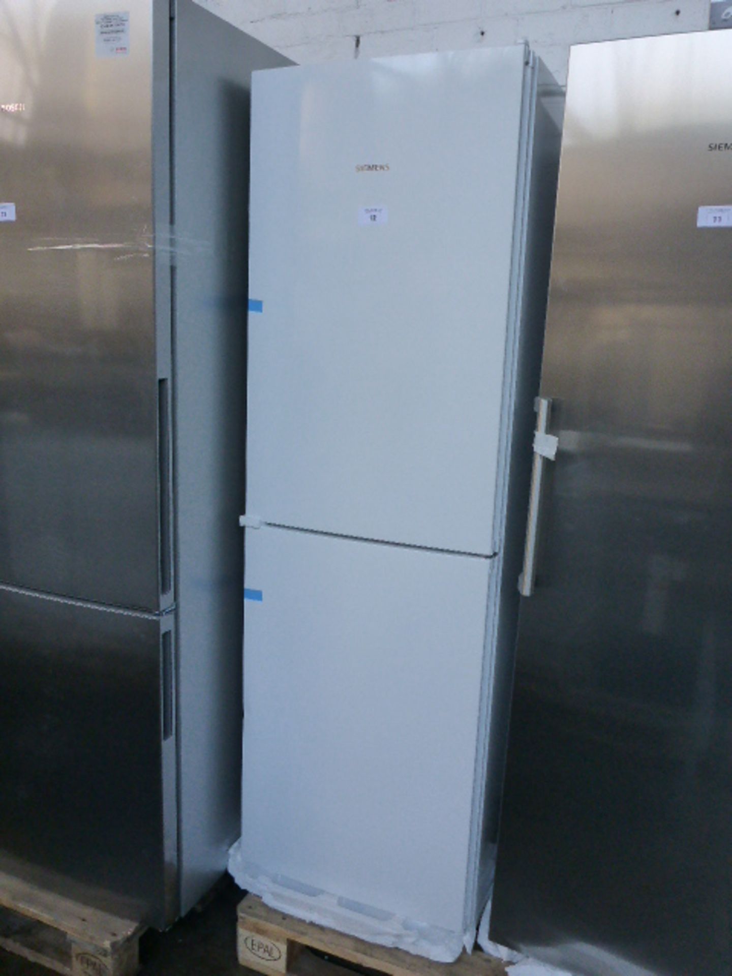 KG34NVW35GB Siemens Free-standing fridge-freezer