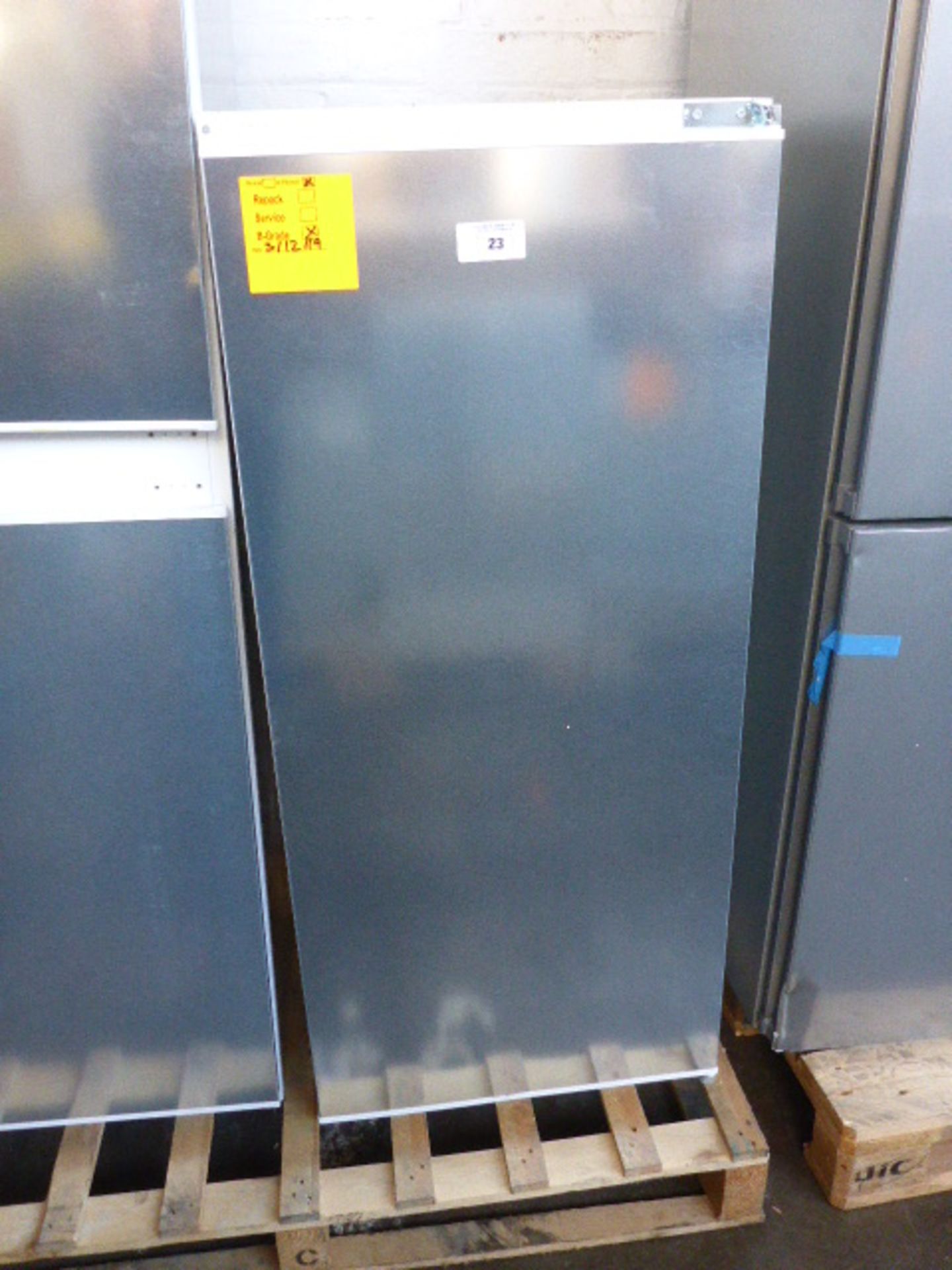 KIR24V20 Bosch built in larder fridge