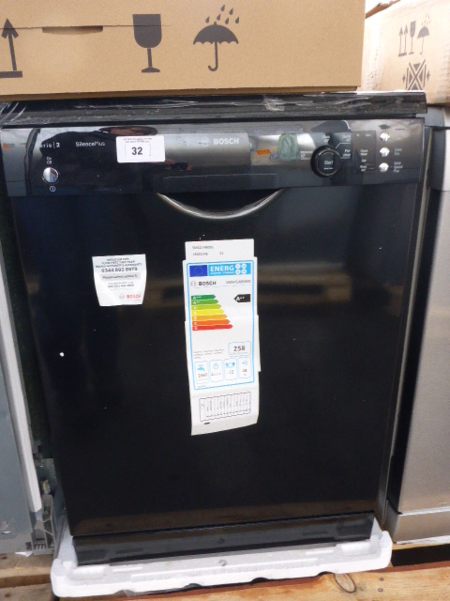 SMS25AB00GB Bosch Free-standing dishwasher 60 cm black