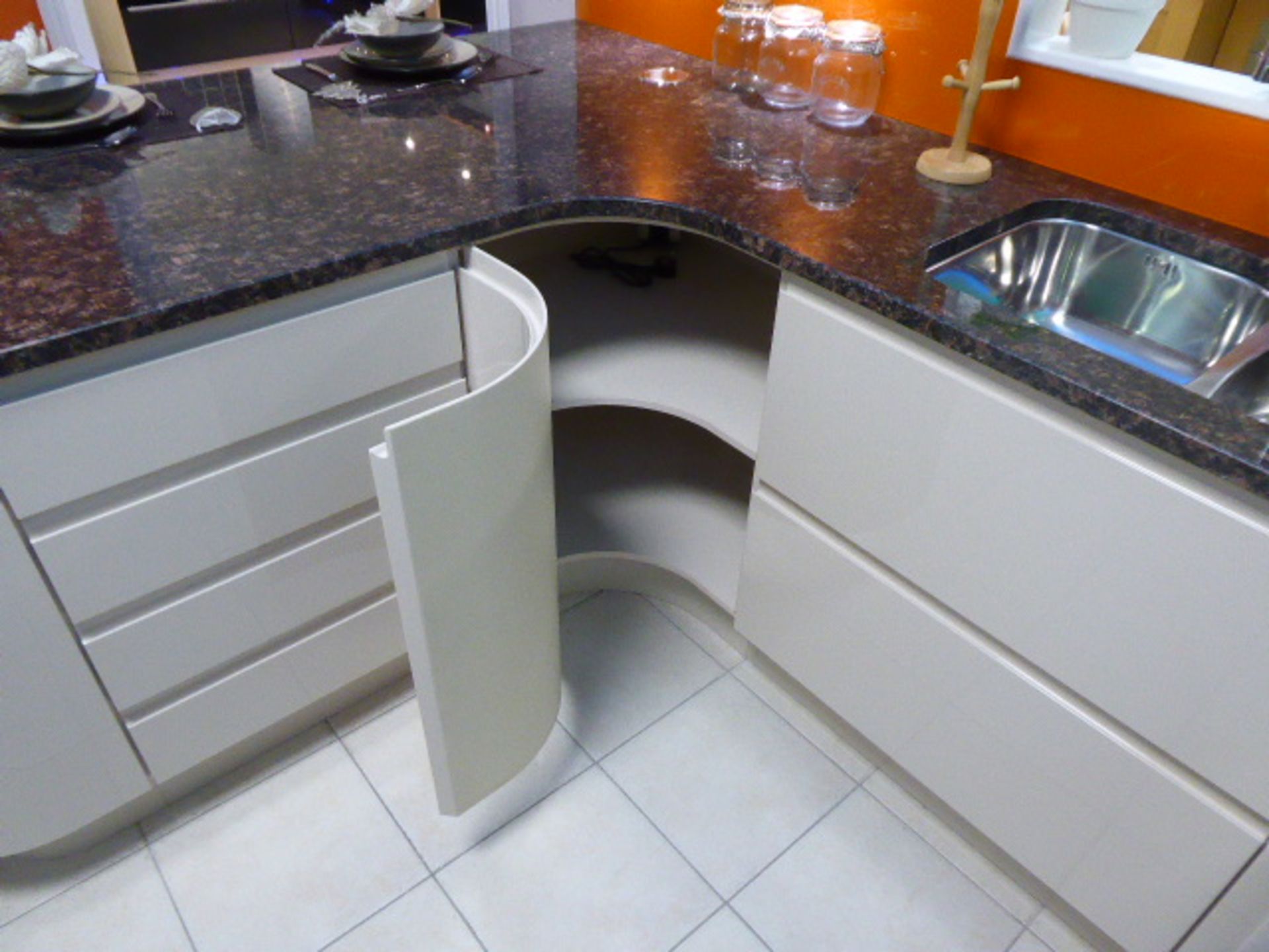 Remo Beige kitchen in a large L-shape with a granite tan brown worktop with additional floor - Image 8 of 10