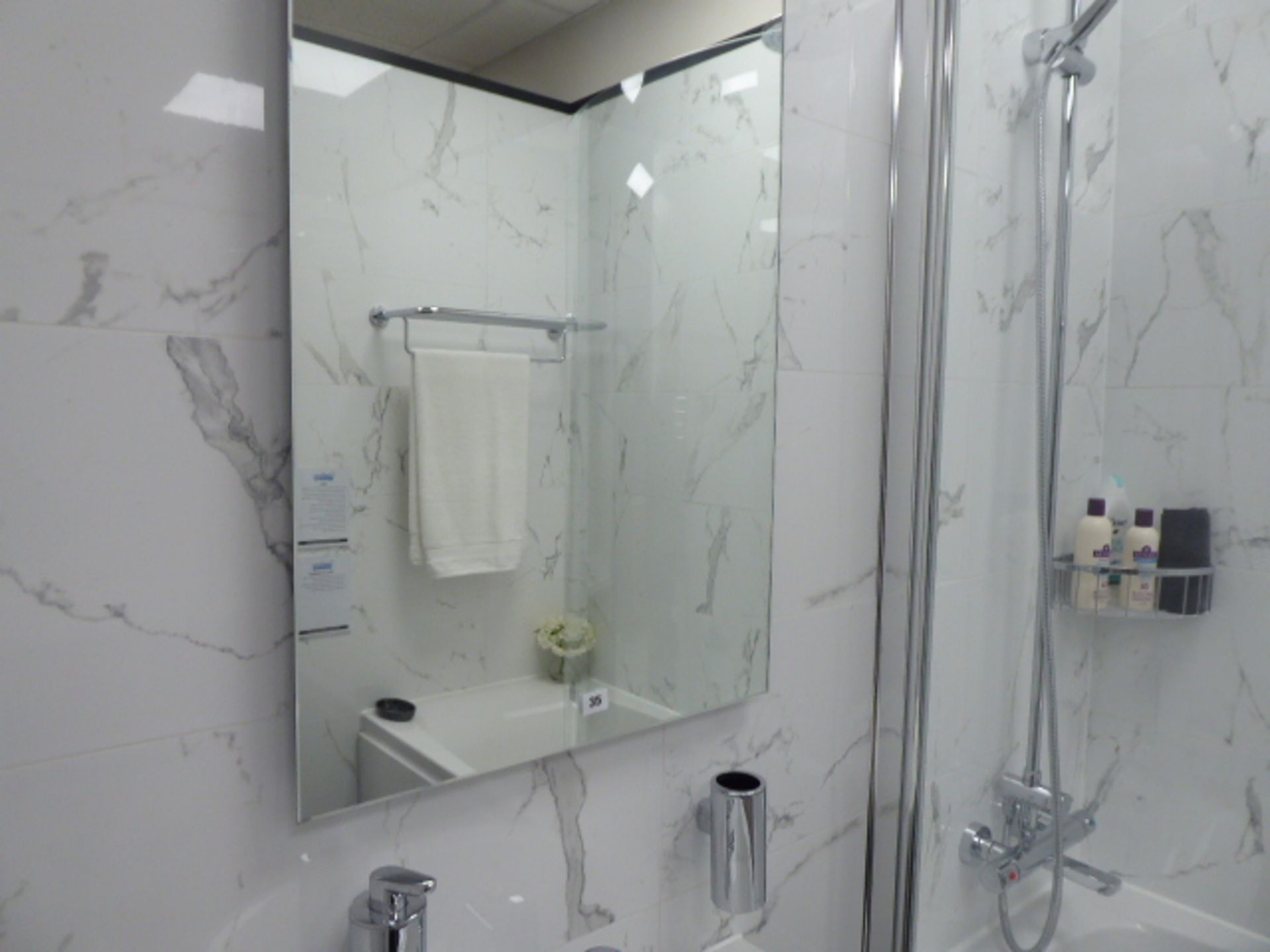 Roca Nexo bathroom with bath, bath mixer filler and shower with 2 heads, single door shower - Image 4 of 7