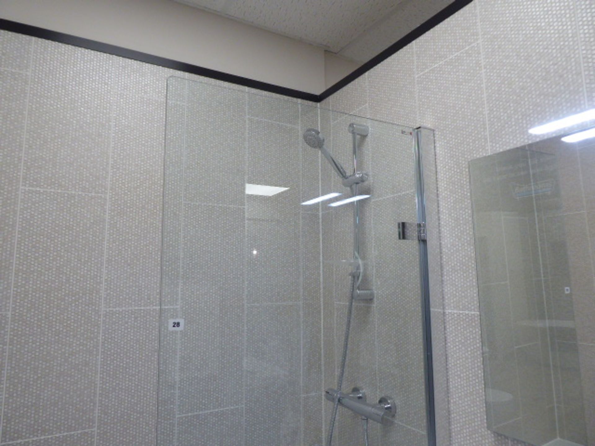 Roca Victoria-N bathroom comprising bath with filler, single door shower screen, mixer shower, - Image 4 of 8