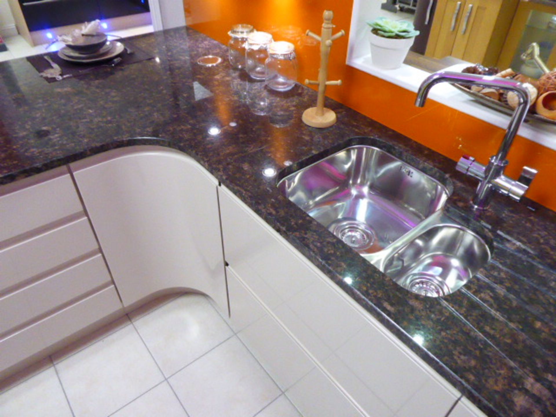 Remo Beige kitchen in a large L-shape with a granite tan brown worktop with additional floor - Image 6 of 10