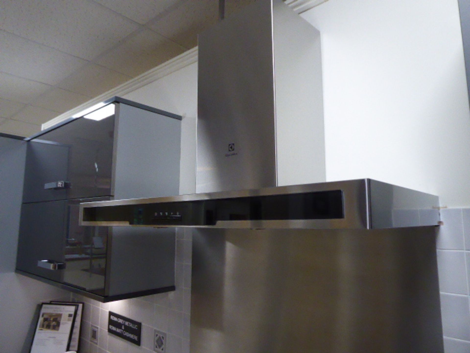 Roma Grey Metallic and Roma Grey Matte Cashmere kitchen in single galley run with a brushed - Image 9 of 14