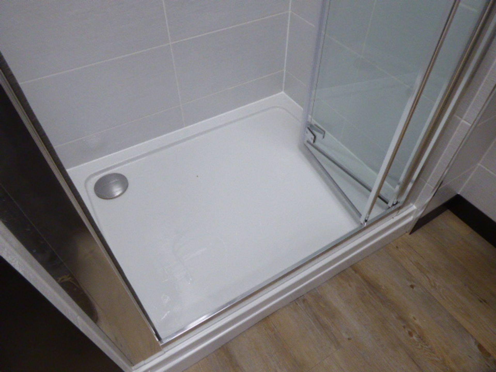 Roca Dama-N shower room with rectangular shower tray, bi-fold shower screen, built in shower with - Image 7 of 8