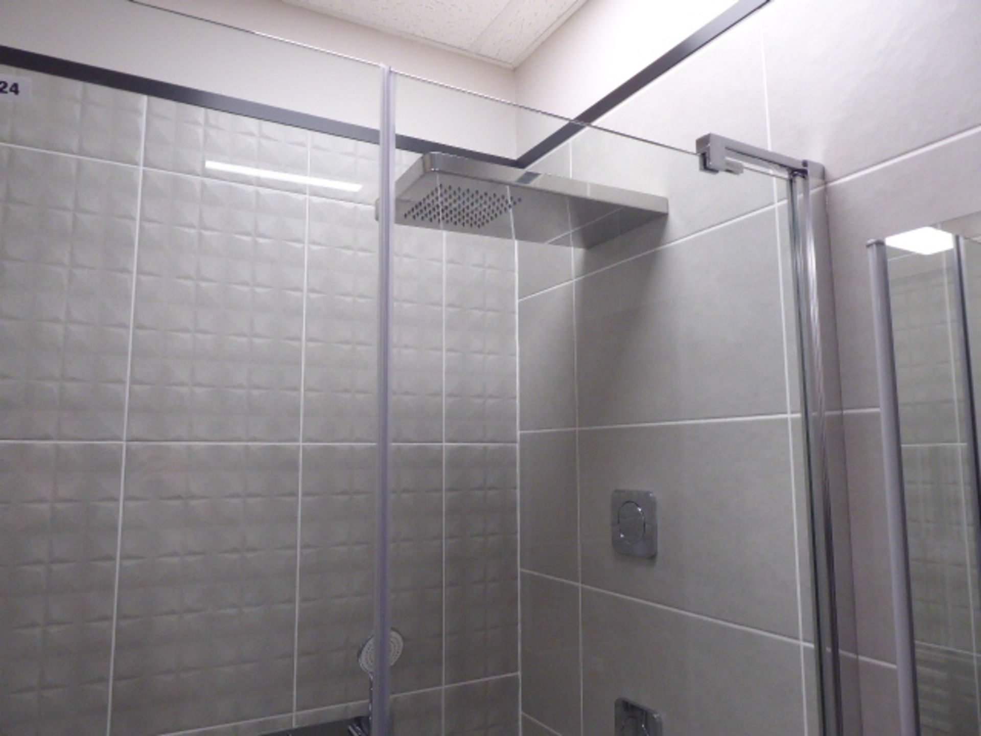 Roca Puzzle shower room comprising of large shower tray, glass single door shower screen, built in - Image 6 of 9