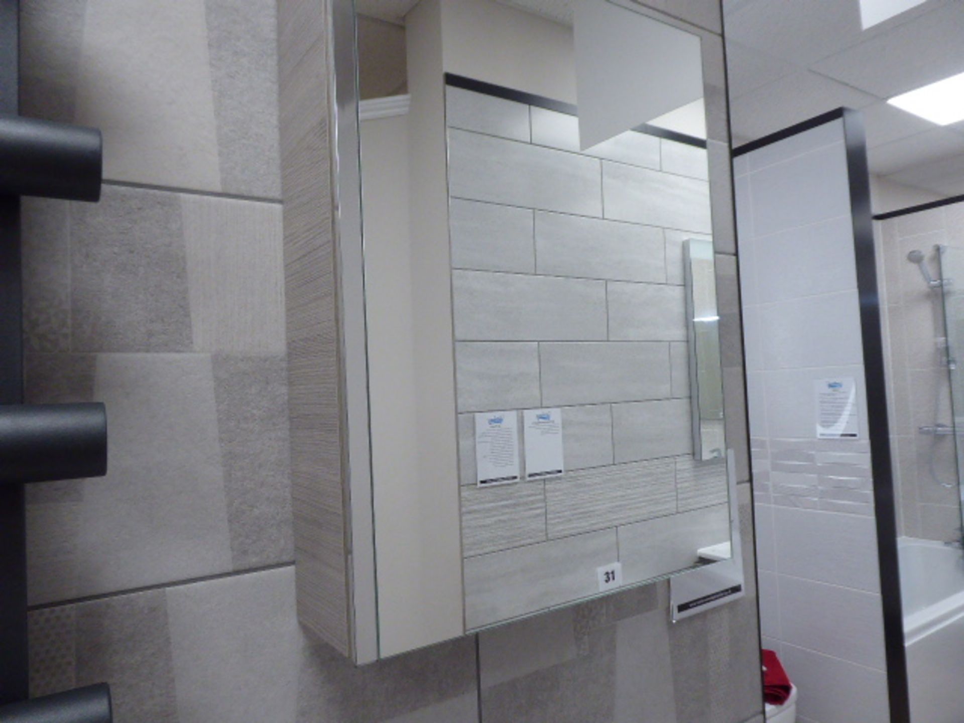 Roca Colina cloakroom set with toilet, small hand basin tap set on cabinet, wall mount cabinet and a - Image 3 of 5