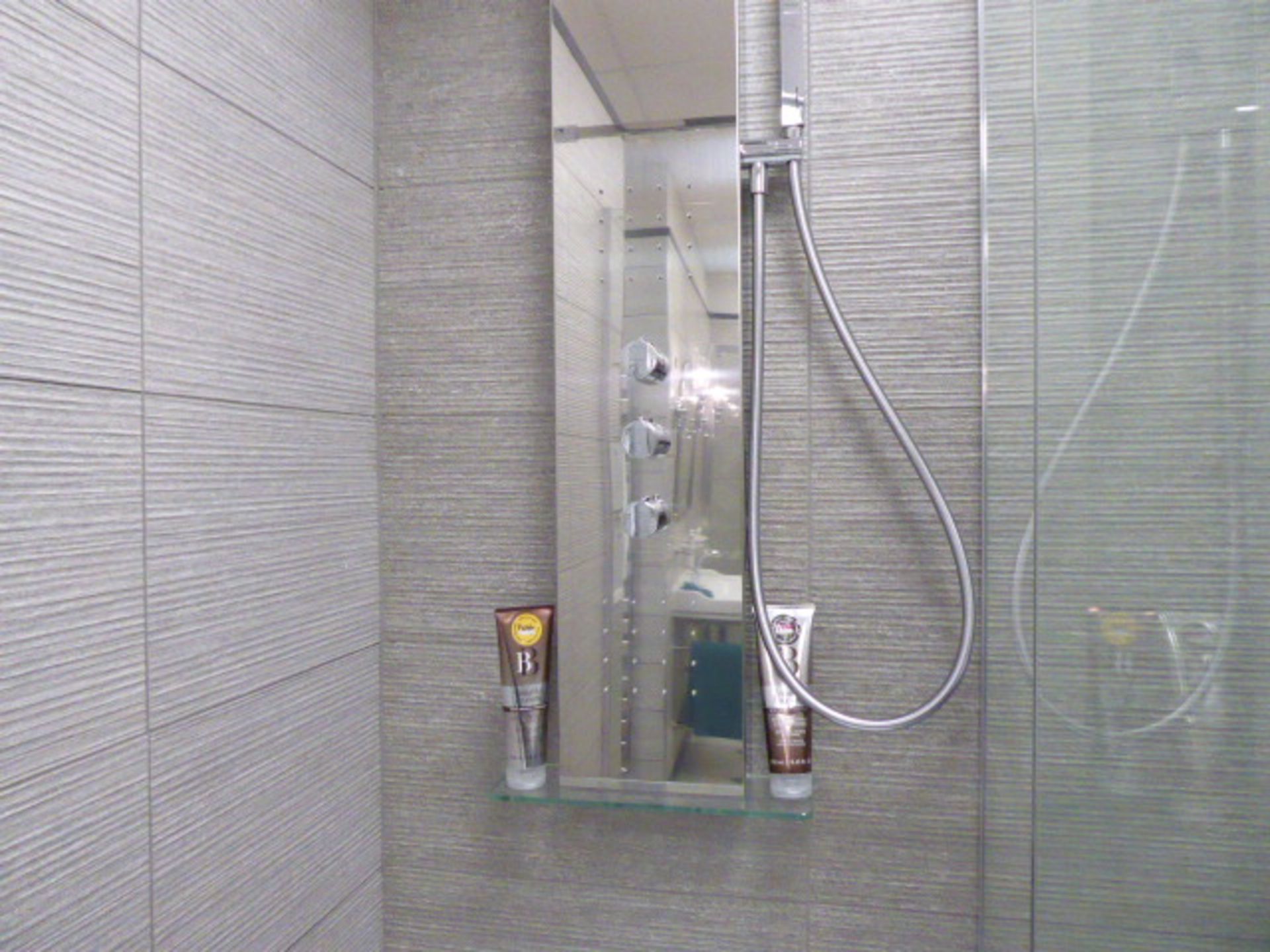 Roca Senso shower room with a large rectangular shower tray, glass shower panels, shower column with - Image 5 of 8