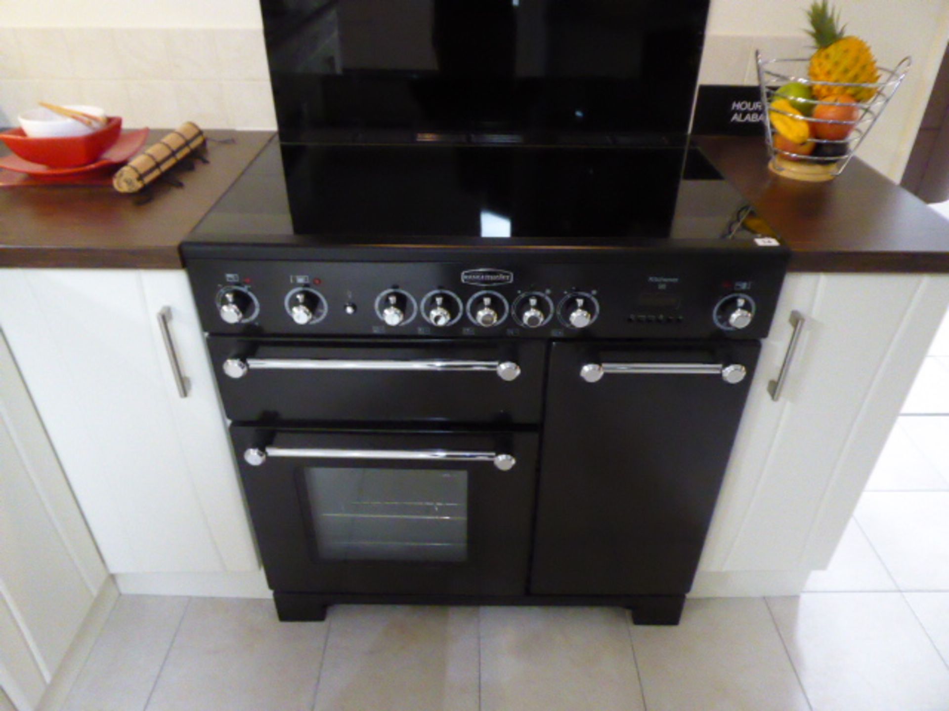 Hourglass Alabaster kitchen in L-shape with a dark block wood effect worktop. Max dimension 270cm by - Image 2 of 9