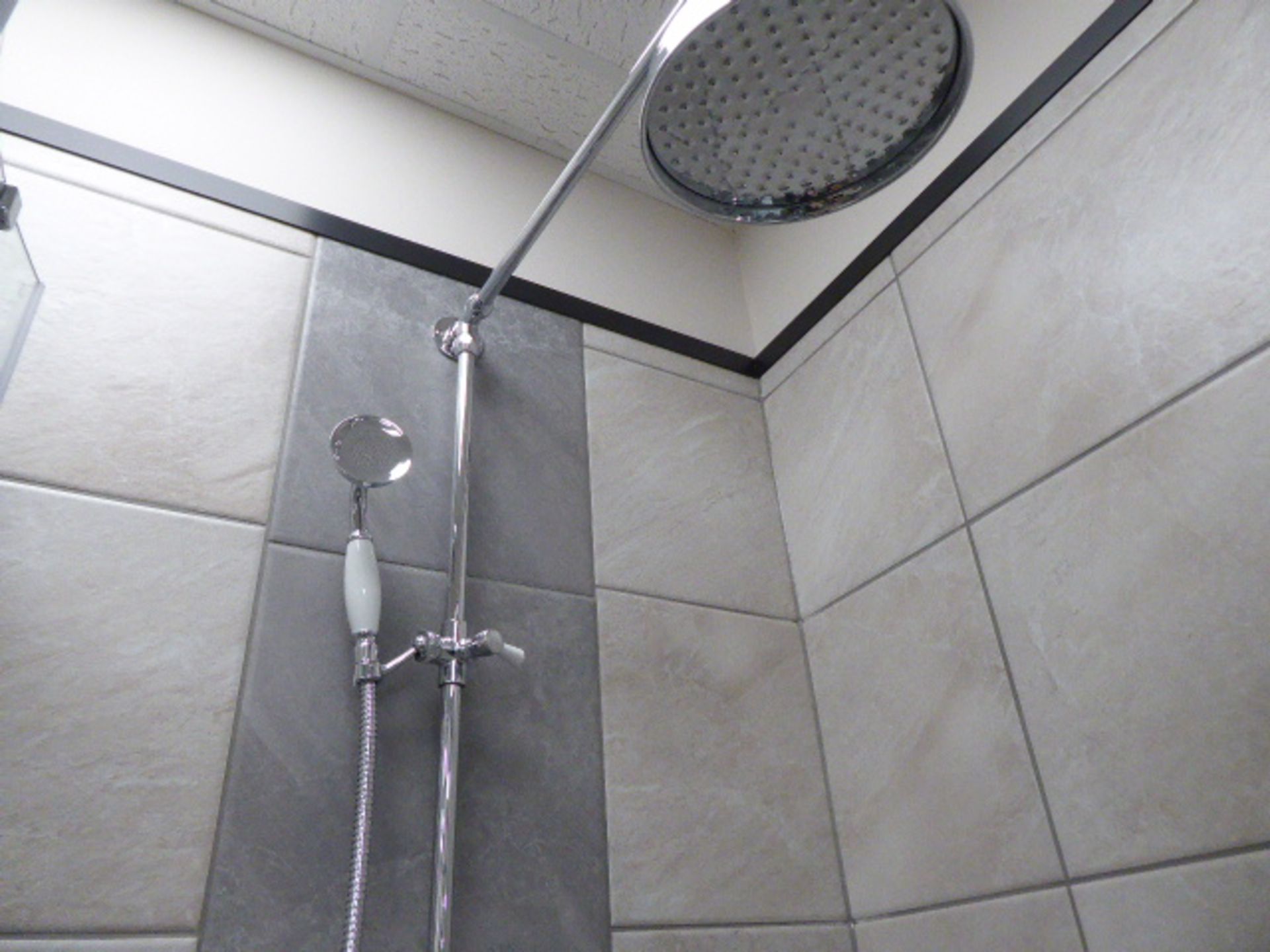 Roca Carmen shower room comprising grey quadrant shower with double sliding doors, mixer shower with - Image 8 of 8