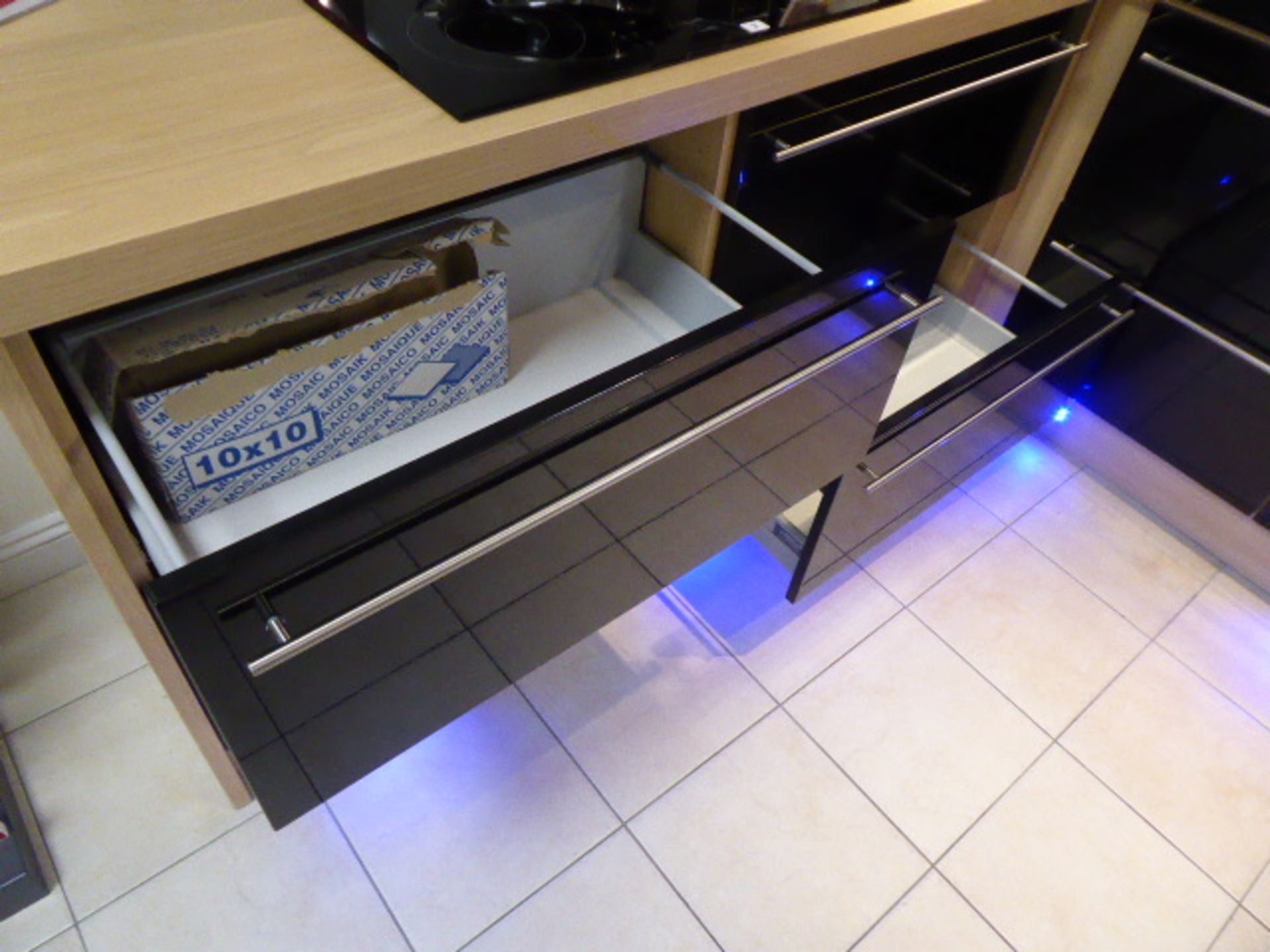 Alto Gloss Black kitchen in corner shape with a light oak effect worktop. Max dimensions 200cm by - Image 15 of 15