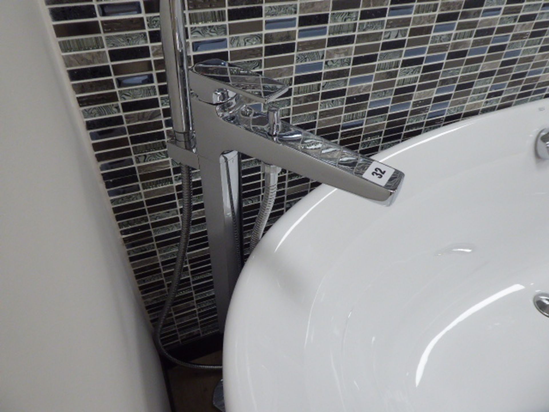 Roca Virginia oval bath with floor standing bath filler - Image 3 of 4