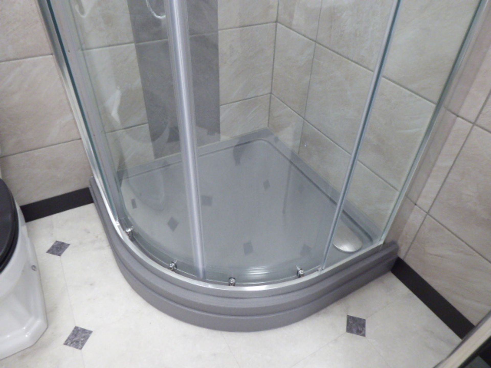 Roca Carmen shower room comprising grey quadrant shower with double sliding doors, mixer shower with - Image 5 of 8