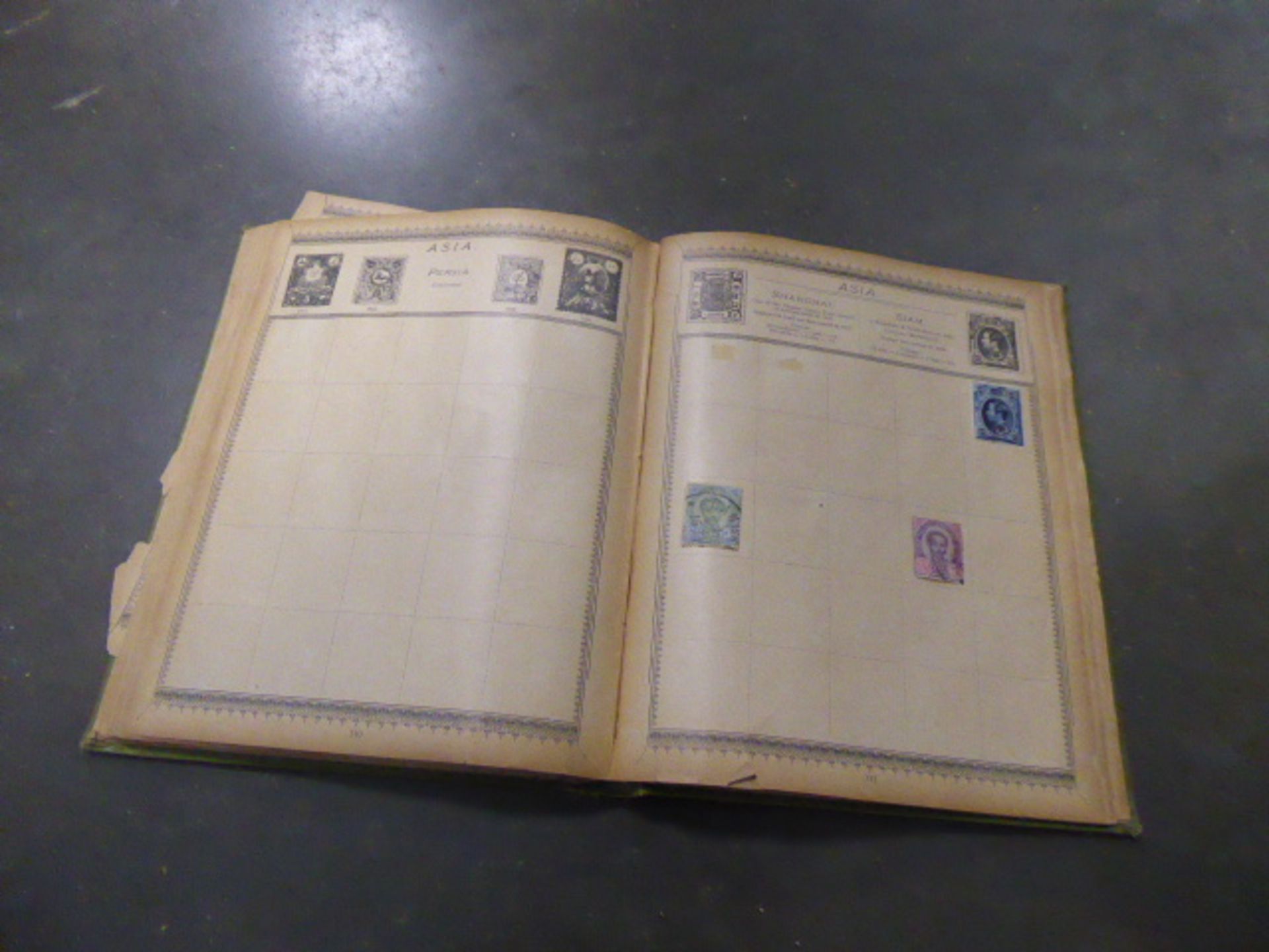 World postage stamp album including various world stamps from France, India, USA, etc
